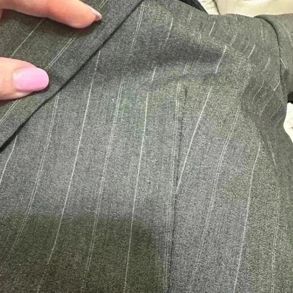 EUC Michael Kors Size 12 gray pinstripe fitted stretch blazer Item# 3C - Picture 2 of 7